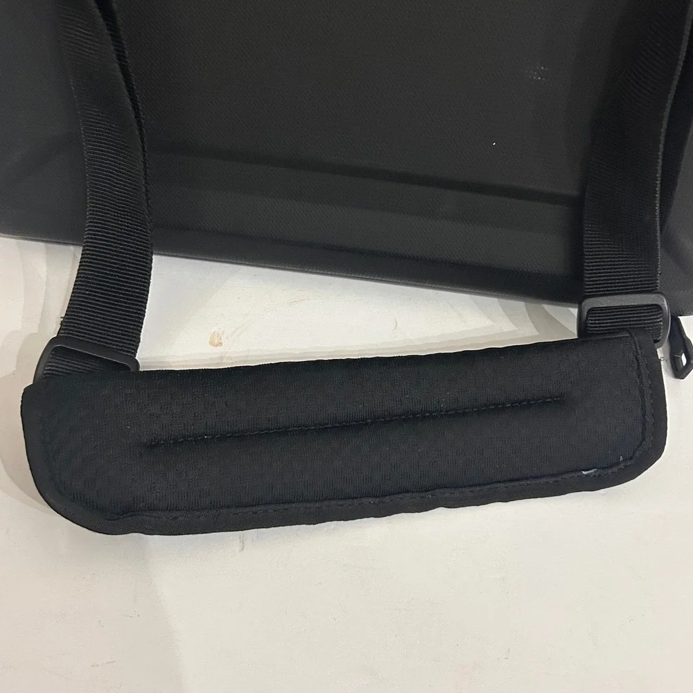 Thule Gauntlet 4.0 MacBook Pro Attache 15 Black Hard Shell Laptop Case TGSE-2357